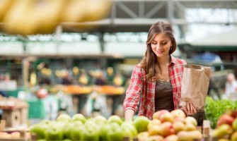 Ξέρεις ποιο φρούτο πρέπει πάση θυσία να αγοράζεις βιολογικό;